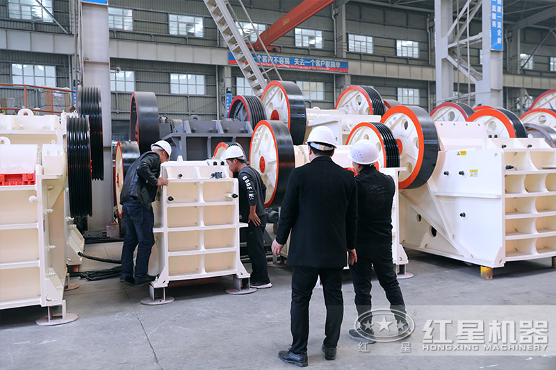 來(lái)廠(chǎng)參觀(guān)顎破的客戶(hù)